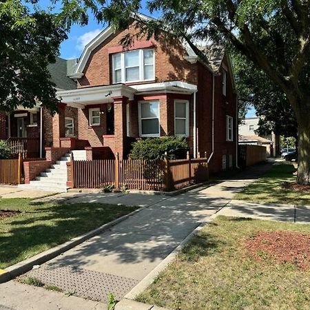 Cozy Bungalow Home In Chicago Exterior foto